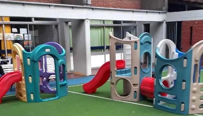 Jardin De Infantes Club Banco Republica Espacio De Recreacion - Montevideo