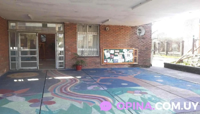 Jardin De Infantes Publico No328 Alfredo Traversoni Arte - Montevideo