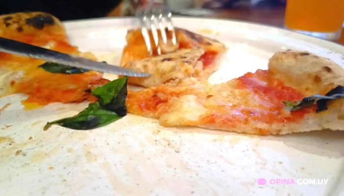 Jardin Gastronomico Almenara Mall Pizza - Ciudad de la Costa