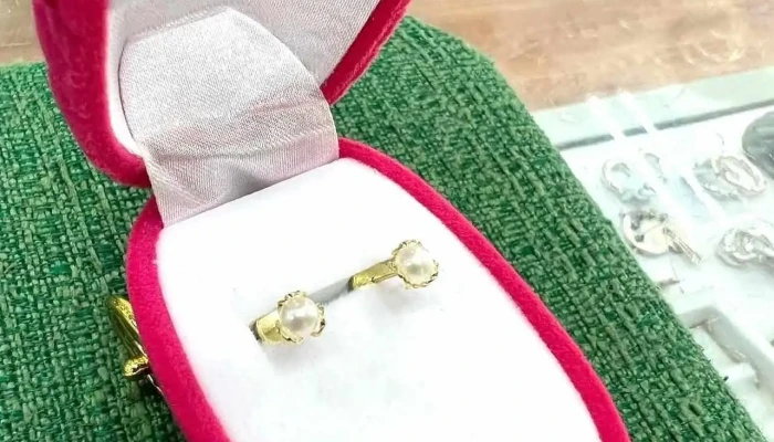 Joyeria Y Relojeria La Esmeralda - 11900 Montevideo