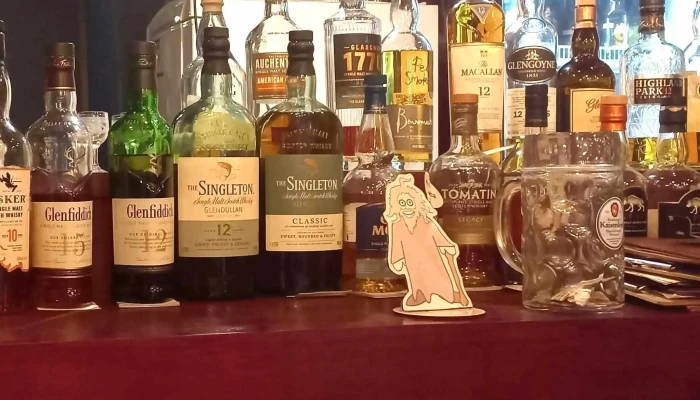 Kendrew -  Scottish Bar Comentario 1 - Montevideo