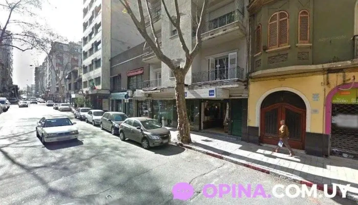 La Academia de Arte de Montevideo - Montevideo