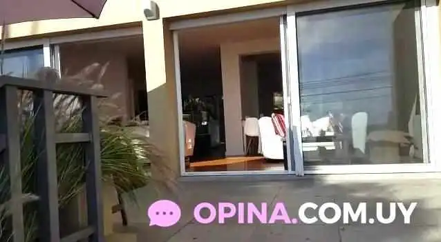 La Beduina Deli Cafe Videos - Col. del Sacramento