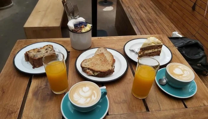 La Bicicleta Cafe Comida Y Bebida - Montevideo