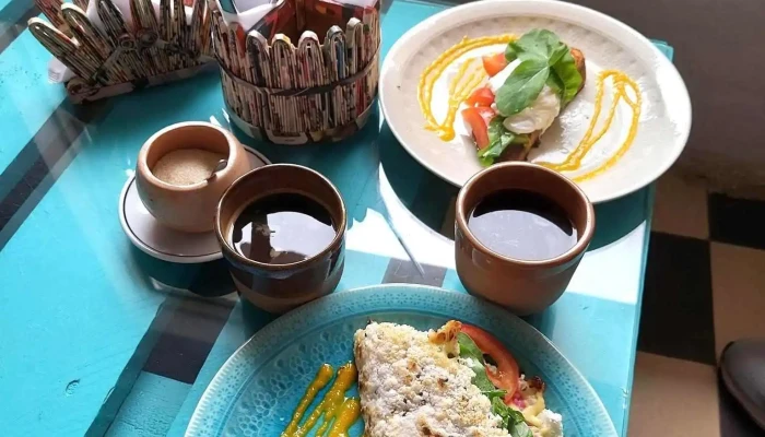 La Cafe Comidas Y Bebidas - La Pedrera