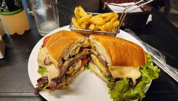 La Calabria Restaurante -  Comida Y Bebida - Rivera