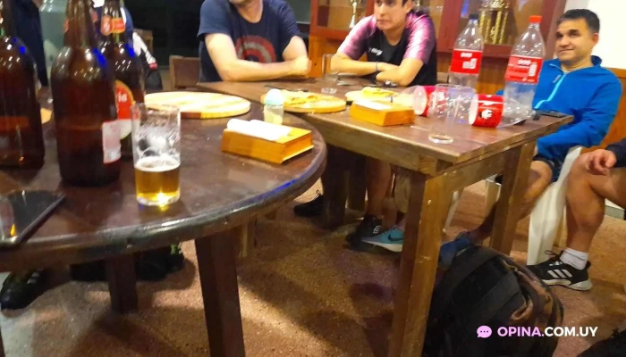 La Cantina Del Club Juventud Melilla -  Comidas Y Bebidas - Montevideo