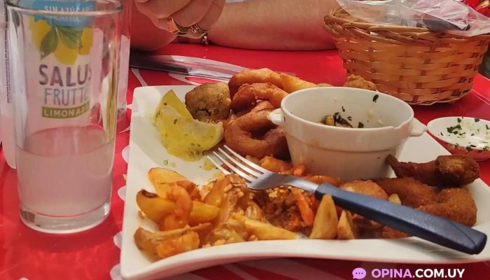 La Casa De Las Empanadas -  Comida Y Bebida - Piri&aacute;polis