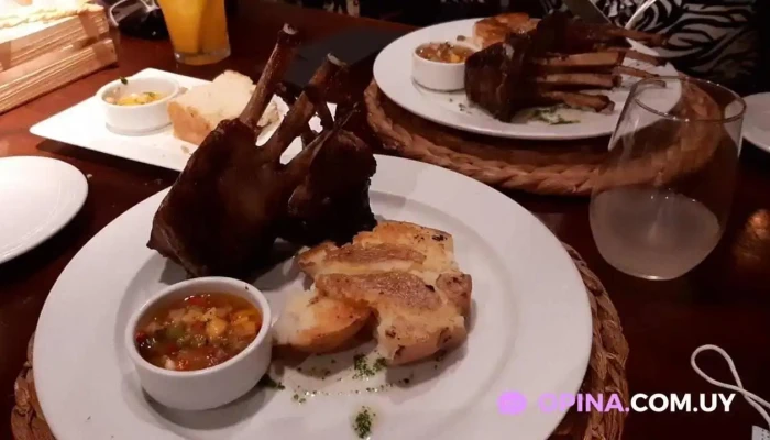 La Casa Violeta -  Videos - Montevideo