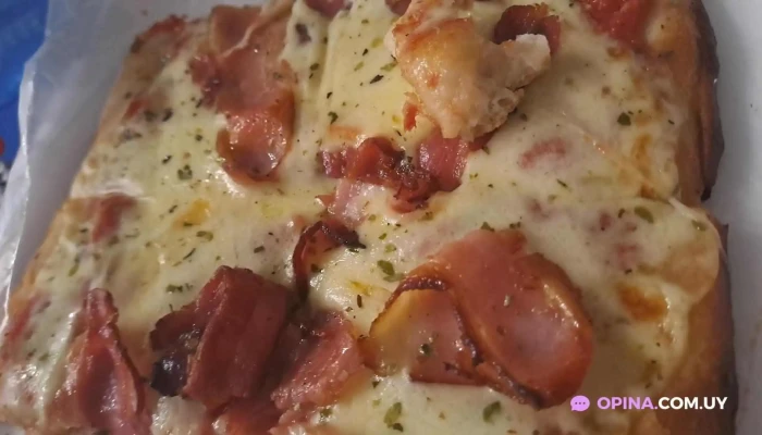 La Cascada -  Pizza - Piri&aacute;polis