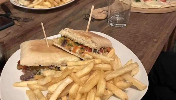 La Casita De Malabar -  Comidas Y Bebidas - San Carlos