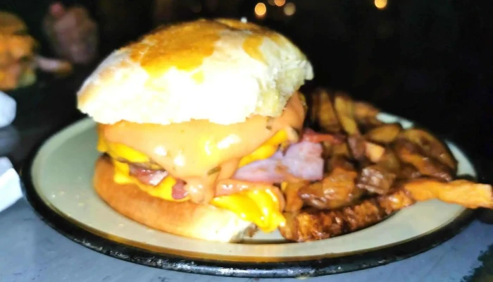 La Chingada Prado Cantina Y Vivero -  Hamburguesa - Montevideo