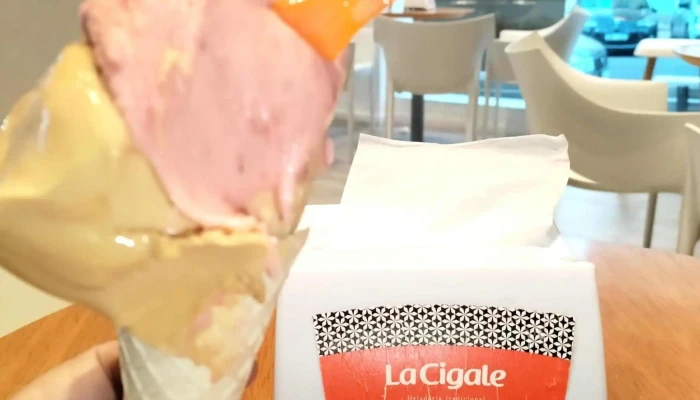 La Cigale -  Comentario 1 - Montevideo