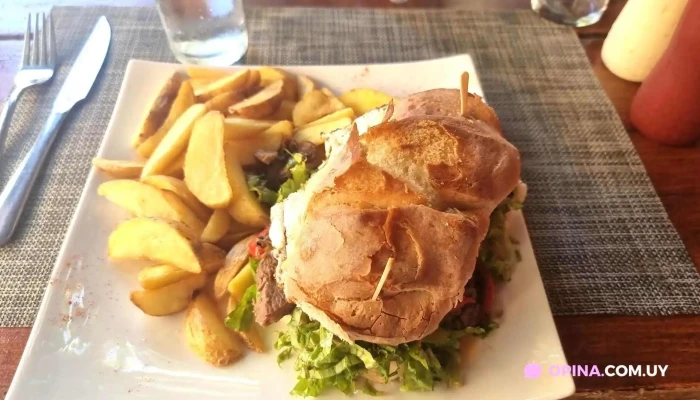 La Comandancia -  Hamburguesa - Col. del Sacramento