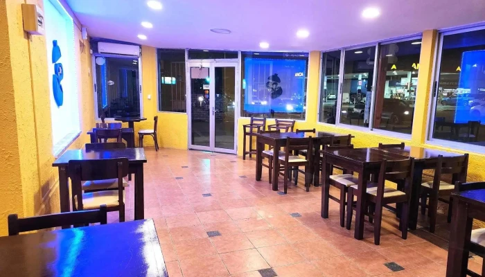 La Comida De Mama Ambiente - Montevideo