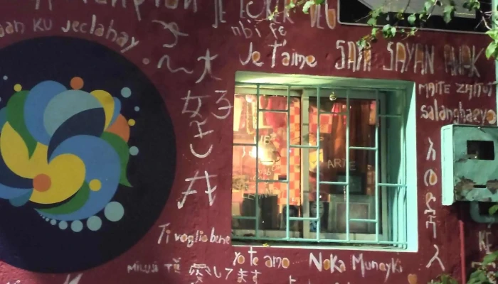 La Esquina Del Mundo -  Comentario 6 - Montevideo