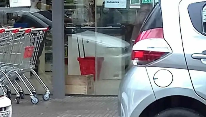 La Familia -  Estacionamiento - Durazno