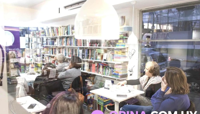 La Libelula -    Libros Y Cafe Ambiente - Montevideo