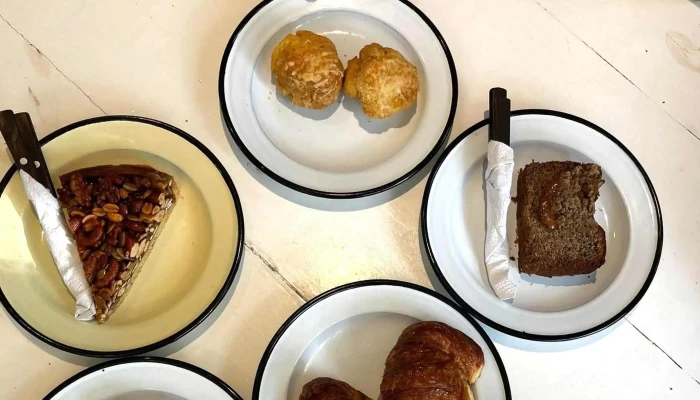 La Linda Panaderia Y Cafe Comentario 1 - Manantiales