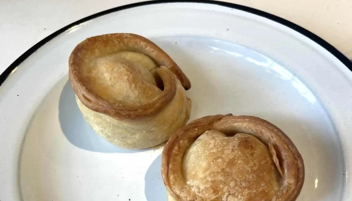 La Linda Panaderia Y Cafe Comentario 3 - Manantiales