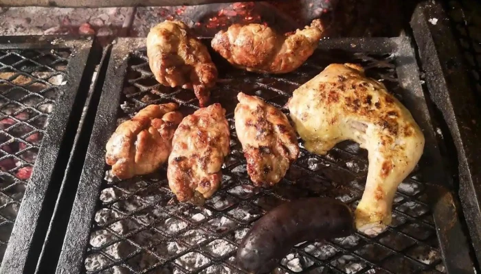 La Nueva Parrilla -  Comida Y Bebida - Montevideo