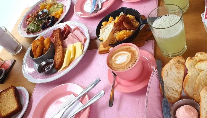 La Panera Rosa -  Comentario 1 - Montevideo