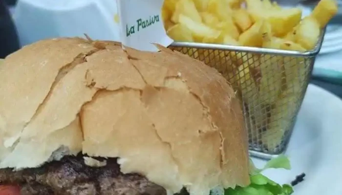 La Pasiva De General Flores -  Hamburguesa - Montevideo