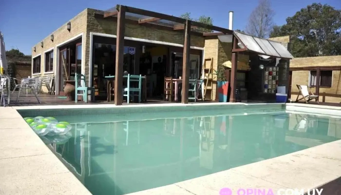 La Quinta Hostel Suites Servicios - El Tesoro