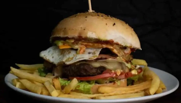 La Reina De La Comida Venezolana -  Papas Fritas - Montevideo