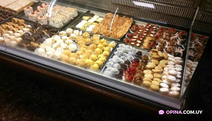 La Reina Del Pan -  Pastel - Montevideo