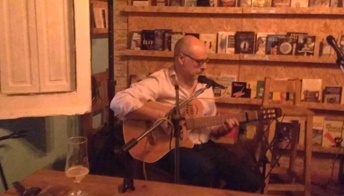 La Revuelta -  Comentario 7 - Juan L. Lacaze