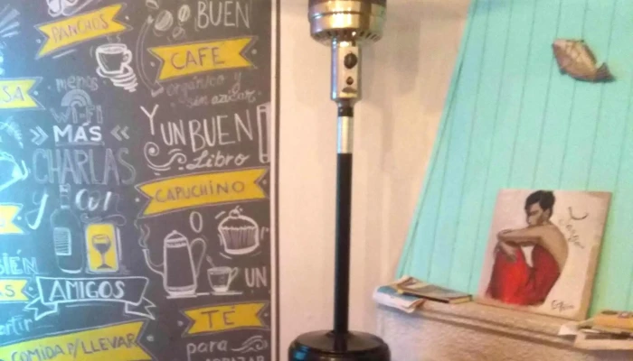 La Revuelta -  Comentario 8 - Juan L. Lacaze