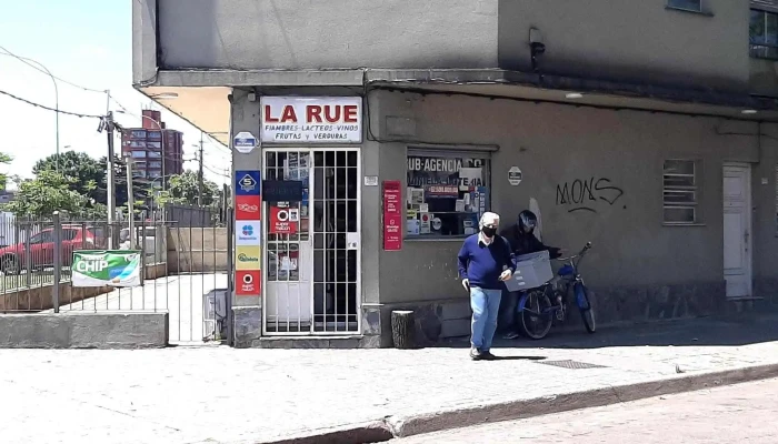 La Rue - 11800 Montevideo