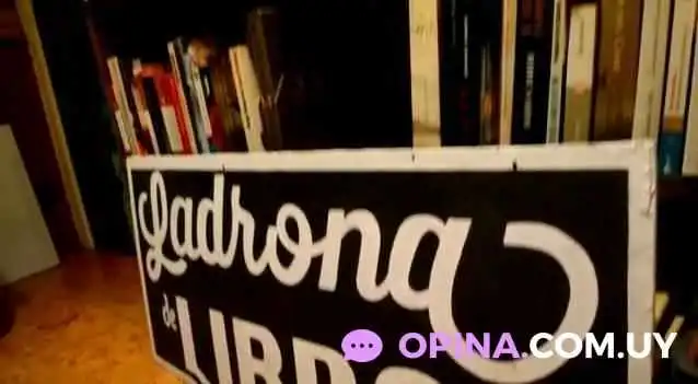 Ladrona De Libros -  Interior - San Carlos