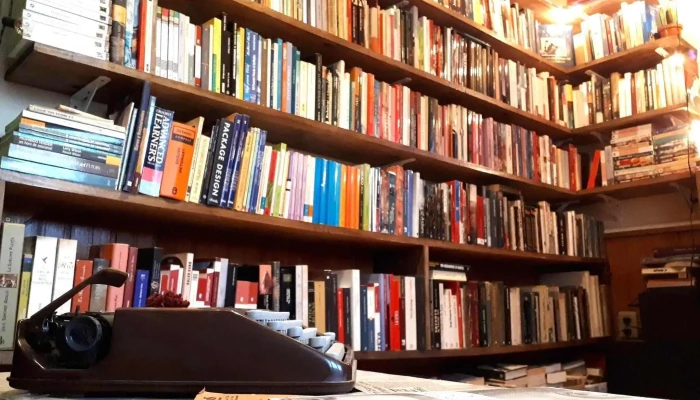 Ladrona De Libros -  Videos - San Carlos