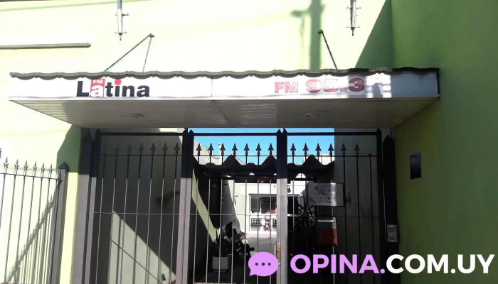 Latina Fm 953 Exterior - Paysandú