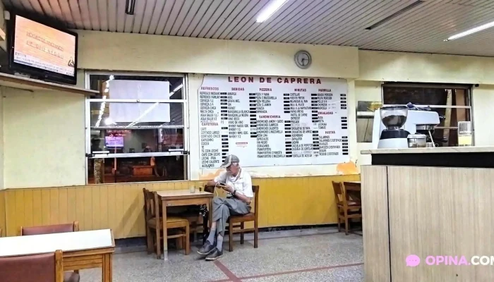 Leon De Caprera -  Ambiente - Montevideo