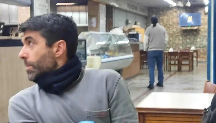 Leon De Caprera -  Comentario 2 - Montevideo