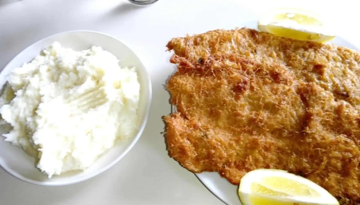 Leon De Caprera -  Comidas Y Bebidas - Montevideo