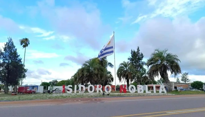 Letras volumétricas Isidoro Noblia - Departamento De Cerro Largo
