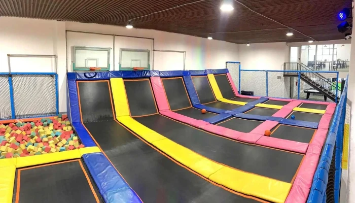 Levity Trampoline Park - Tres Cruces - 11900 Montevideo