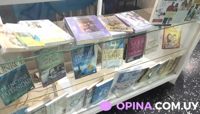 Libreria Cristiana Eliezer Interior - Montevideo