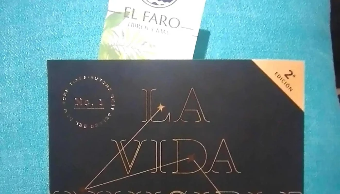 Libreria El Faro Comentario 1 - Treinta y Tres