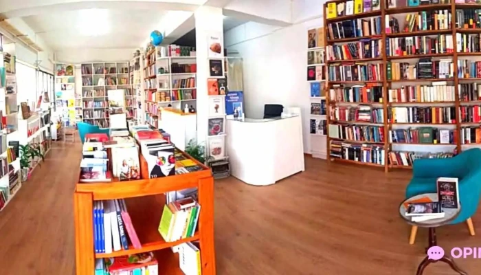 Libreria El Faro Interior - Treinta y Tres