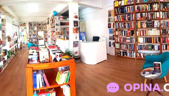 Libreria El Faro Interior - Treinta y Tres