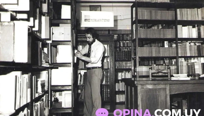 Libreria El Galeon Roberto Cataldo Del Propietario - Montevideo