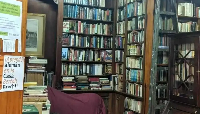 Libreria Ilion -  Estante De Libros - Montevideo