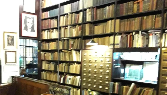 Libreria Linardi Y Risso Direccion - Montevideo