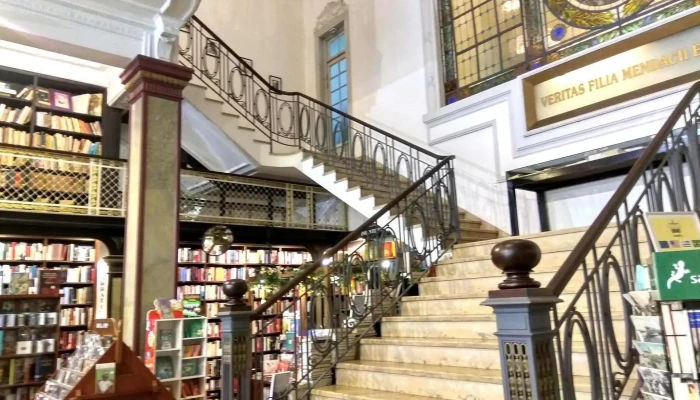 Libreria Mas Puro Verso Estante De Libros - Montevideo