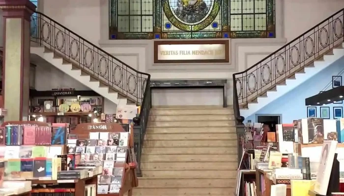 Libreria Mas Puro Verso Videos - Montevideo